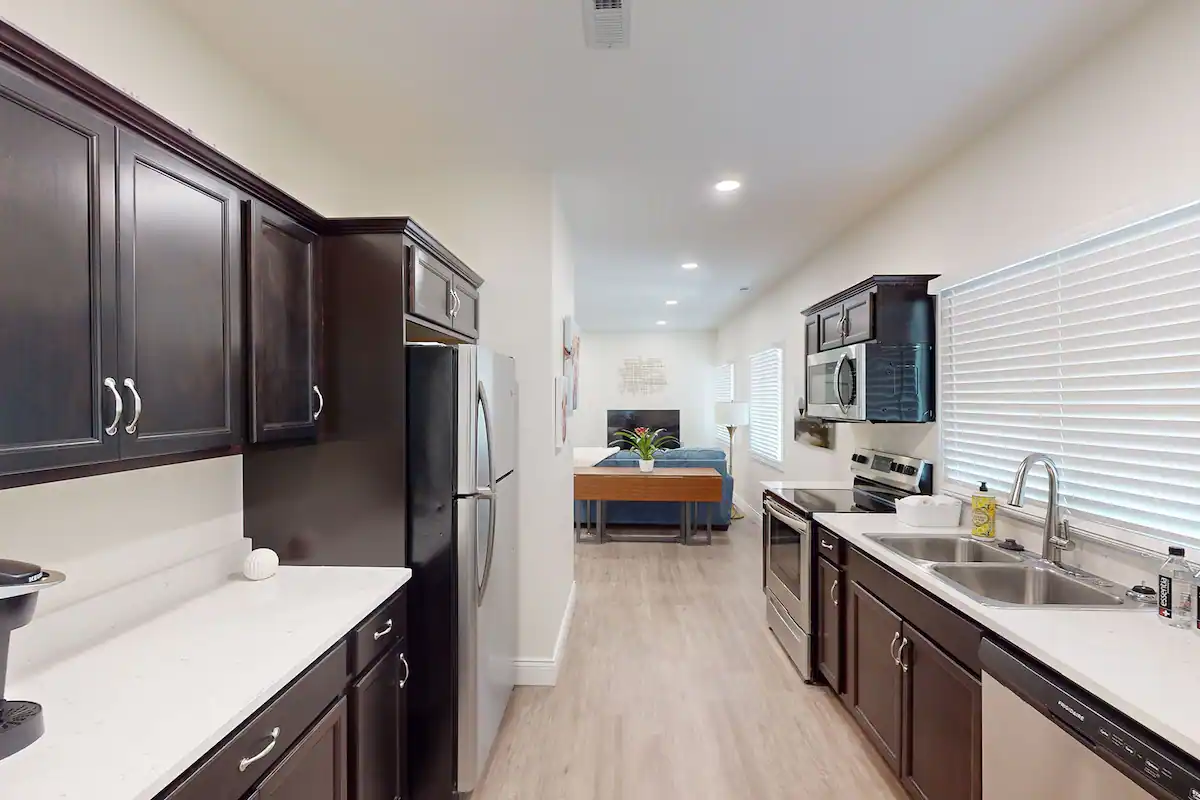 219 e 17th 3br bloomington bnb rental main