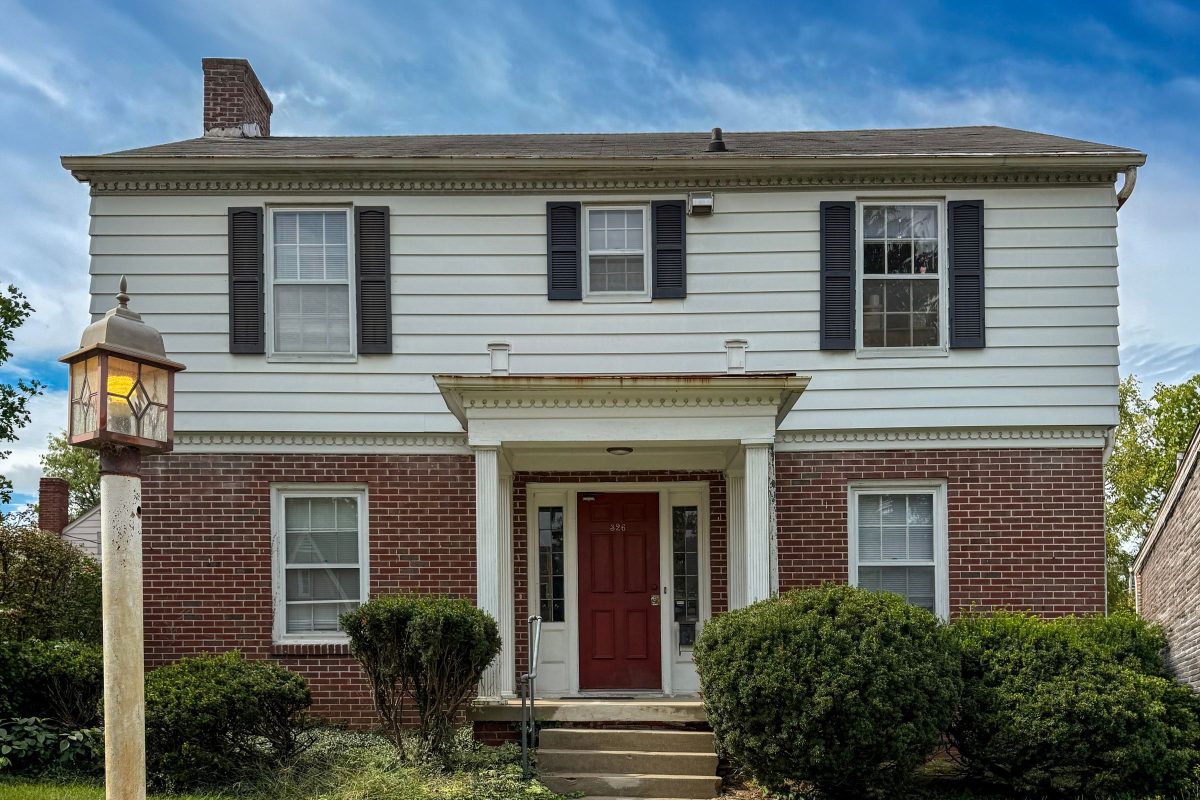 326 S Eagleson